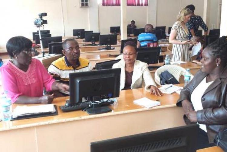 Prof Oduma(Left) and Dr Kaluwa(3rd left) conducting the Gender Analysis & Methodologies Training.